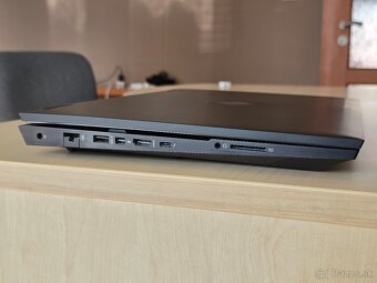 OMEN 17-ck2003 - 17" 240Hz 1440p, RTX 4090, i-9 13900HX - 8