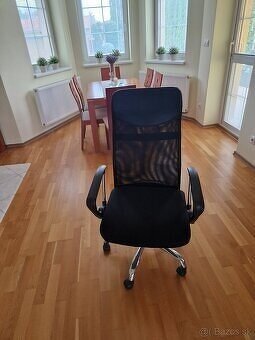 Malo pouzivana kancelarska stolicka. - 8