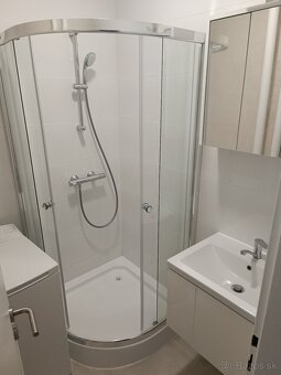 PRENÁJOM~2-izbový byt s balkónom na Hospodárskej ul. Trnava - 8