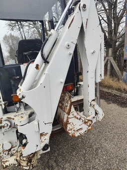 Mini traktor bager. 3650kg. - 8