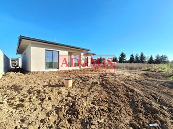 ADOMIS - predáme 4izbový bungalov 131m2,ČOV,teraska,obecná v - 8