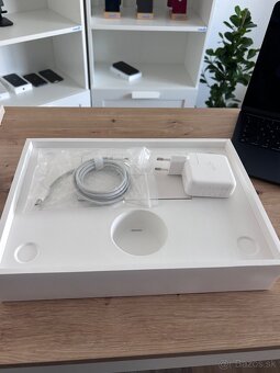 MacBook Air 2024 M3 - 256GB /  8GB RAM - 8