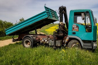 Trojstranný sklápač s hydraulickou rukou Iveco - 8
