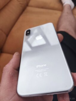 Predám iPhone x 64g - 8