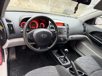 Kia ceed 1.6CRDi - 8