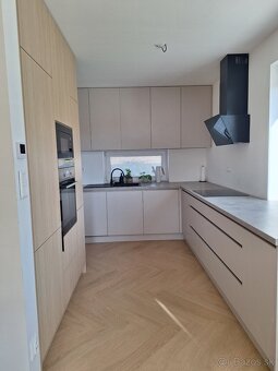 Kuchyne, vstavané skrine. - 8