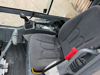 Pásový bagr Eurotrac HE20 - 8