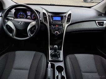 Hyundai i30 1.4 CRDi 66Kw 90ps ELEGANCE - 8