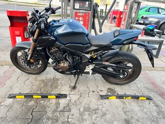 Honda cb650r - 8