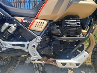 Moto Guzzi V 85 TT Travel abs - 8