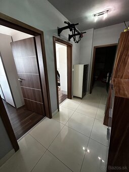 Prenajom 2 izboveho bytu s parkovanim Bratislava - Trnavka - 8