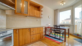 Priestranný 3 izbový byt s parkovaním v Bratislave - Staré M - 8