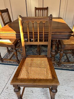 Starožitný celodrevený príborník, stôl 6 stoličiek - 8