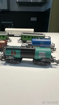 Model krajiny - Model železnice s rušňom a súpravou vozňov - 8