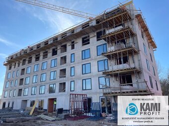 Na predaj  priestranný 4 izbový byt v novostavbe v Piešťanoc - 8