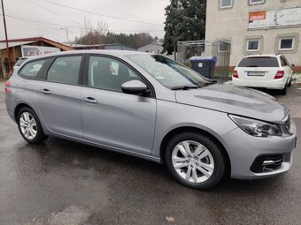 Peugeot 308 - 8