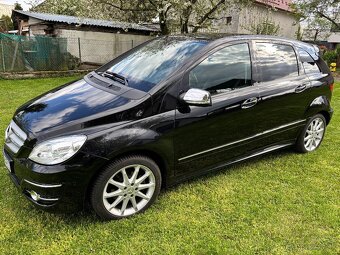 Mercedes B200 - 8
