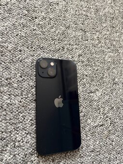 iPhone 13 - 8