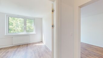 Priestranný 4 izbový byt s balkónom - Rezedová - 8