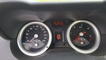 Renault Megane 1.5 dCi - 8