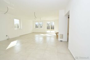 Predaj moderného 4i rodinného domu, pozemok 544 m2, Hegyesha - 8