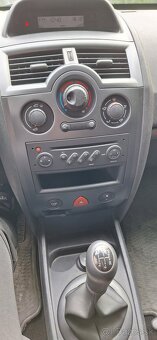 Renault megane 2007 - 8