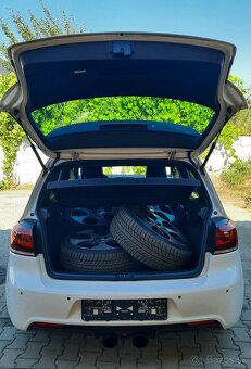 Predám  Volkswagen Golf 2.0 TFSI 270k R 4-Motion - 8