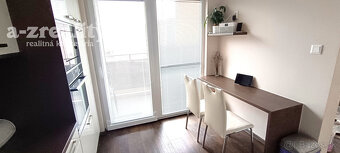 Na predaj zrekonštruovaný veľký 3 izbový byt v Nových Zámkoc - 8