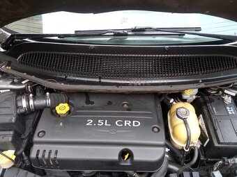 Rozpredám Chrysler voyager 2,5, 2,8crdi - 8