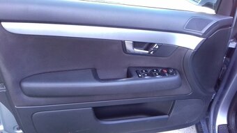 AUDI A4 B7 avant 1.9TDI S-line - 8