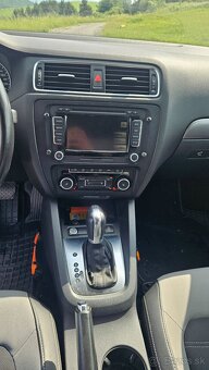 Predám vw jetta 1.6tdi 2012 - 8