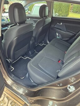 Kia sportage 2.00 CRDI AWD 2012 100KW 6 rychlostni manuál - 8
