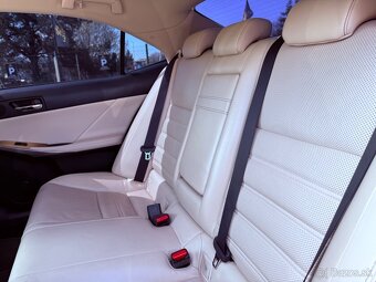 Lexus IS 300h Luxury, r.v. 2016, 133 kW, hybrid - 8