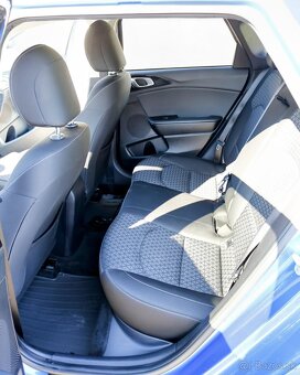 Kia Ceed SW 1.6 CRDi 136k Gold ODPOČET DPH - 8