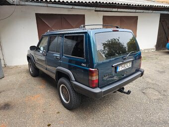Jeep Cherokee XJ - 8