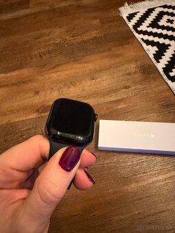 Apple Watch 10 42mm - čierne - 8