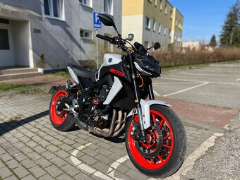 Yamaha MT09 - 8