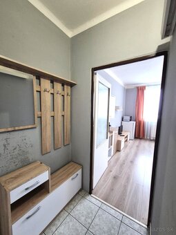 PREDAJ - Prerobená a zariadená garsónka na Gazdovskej ulici - 8