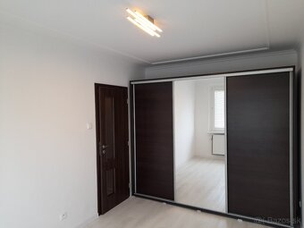 Rezervovaný kompletne zrekonštruovaný 4-izbový byt - 8