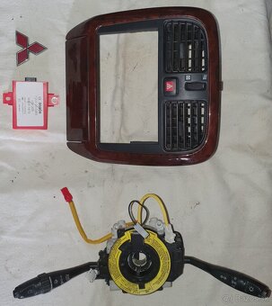 Mitsubishi carisma - 8