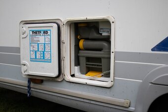 Burstner obytný príves - 8