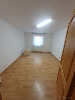 Prenájom 3+1 apartmán na prízemí v rodinnom dome - 8