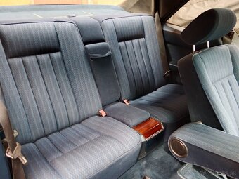 Mercedes W124 coupé E220 manuál - 8
