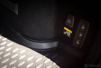 Volvo V60 2,0D 147kw A/T AWD - DPH - 8