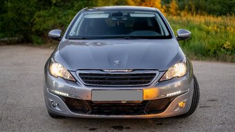 Peugeot 308 - 8