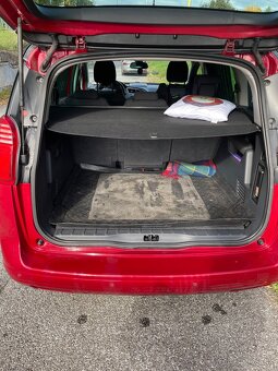 Peugeot 5008 - 8