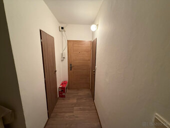 Veľký 2-izbový byt na prenájom - 8