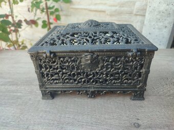 Krásná kovová truhlica 85€ - 8
