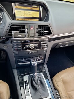 Mercedes Benz E coupe 350 CDI AMG - hnedá koža - 8