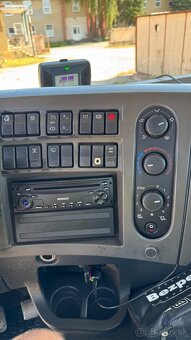 Renault Kerax 450.32 8x4 hákový nosič kontajnerov - 8